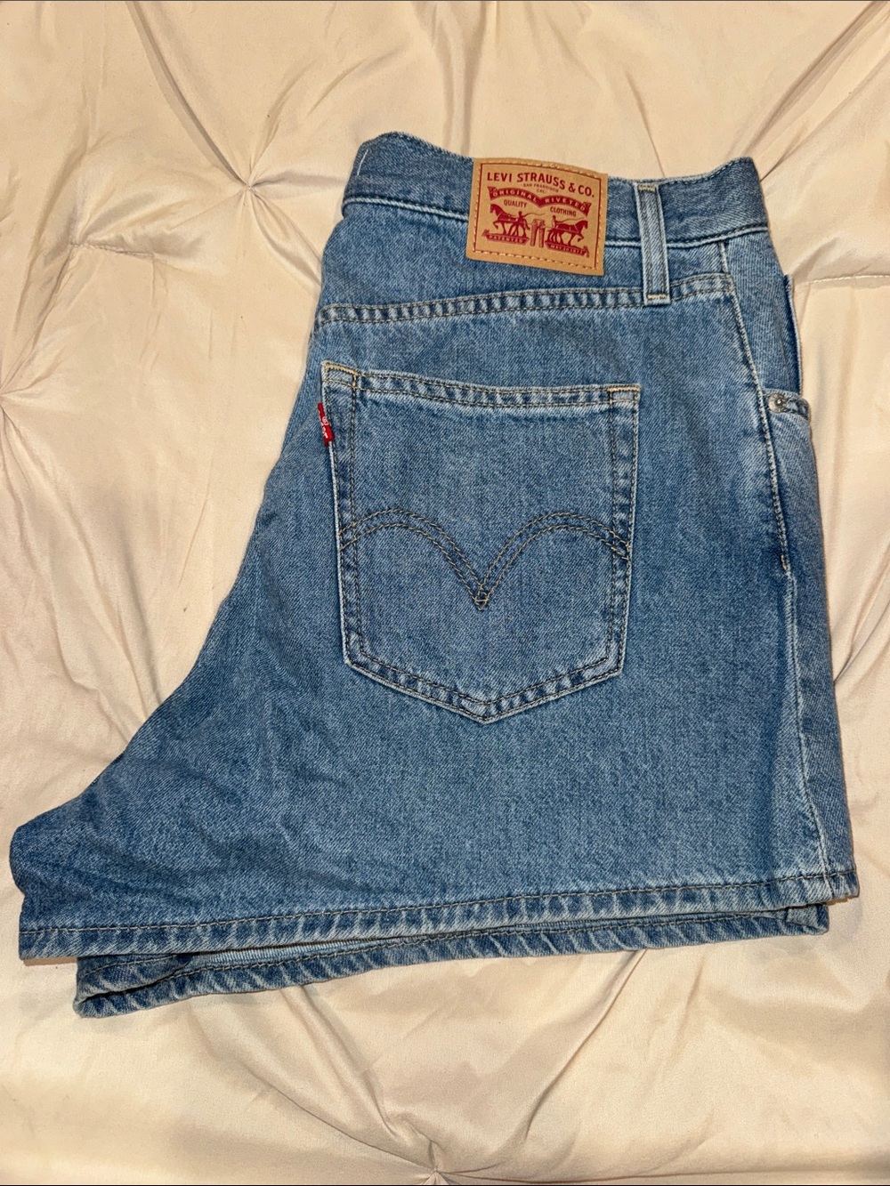 Levi's Men's Light Blue Denim Relaxed Jeans